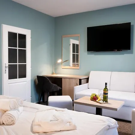 Karolina Guest house *